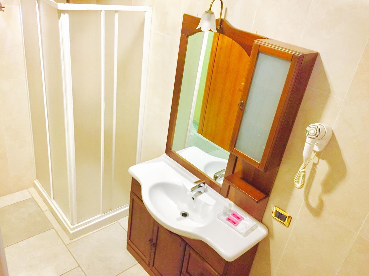 La Fontanina Hotel Giugliano In Campania Bagian luar foto